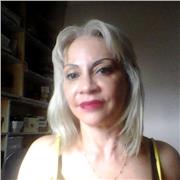 Instrutora de yoga e fisioterapia foco para aliviar a ansiedade, dores na coluna